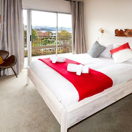 Retro With A View Villa Wanaka Bagian luar foto