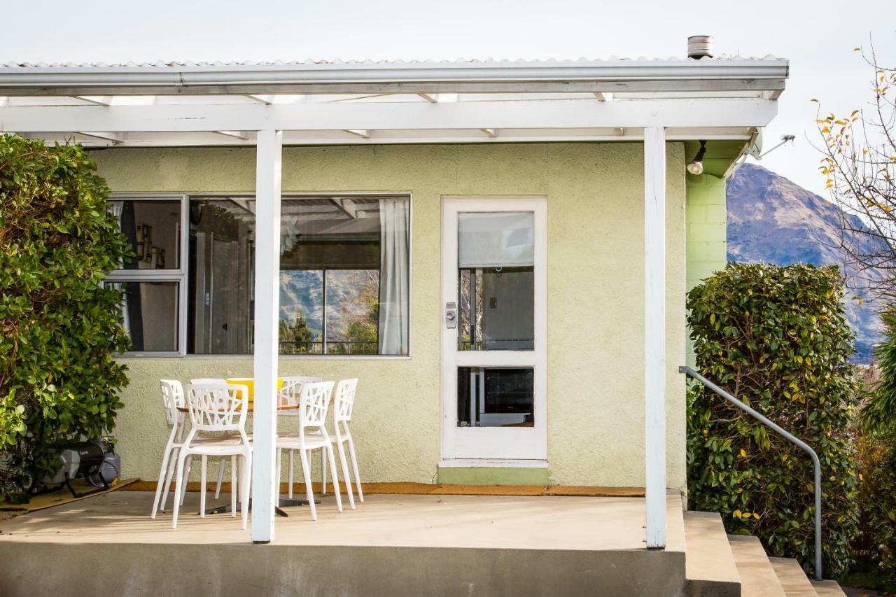 Retro With A View Villa Wanaka Bagian luar foto
